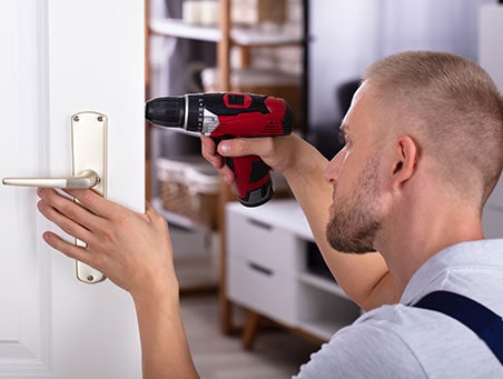 Монтаж запирающего устройства